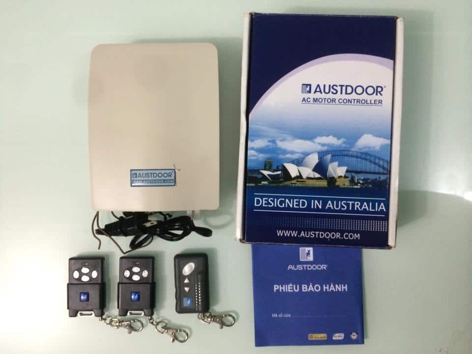 Remote cửa cuốn Austdoor chính hãng với chế độ bảo hành dài hạn
